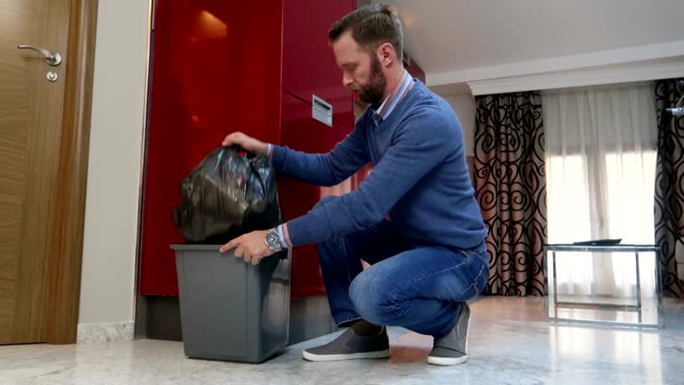 Best Retail Junk Removal  in Munising, MI